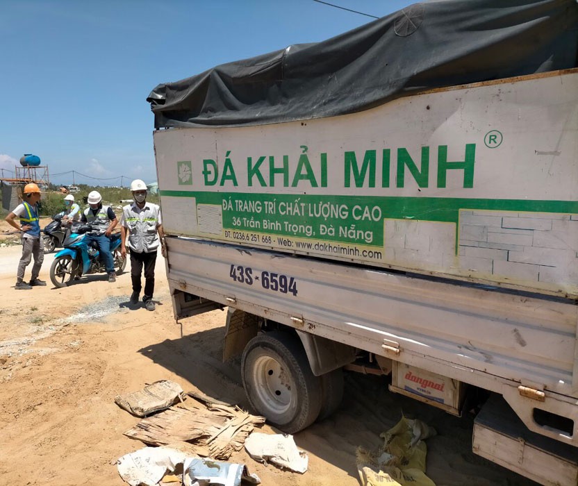 Khải Minh Giao Hàng Tại Công Trường